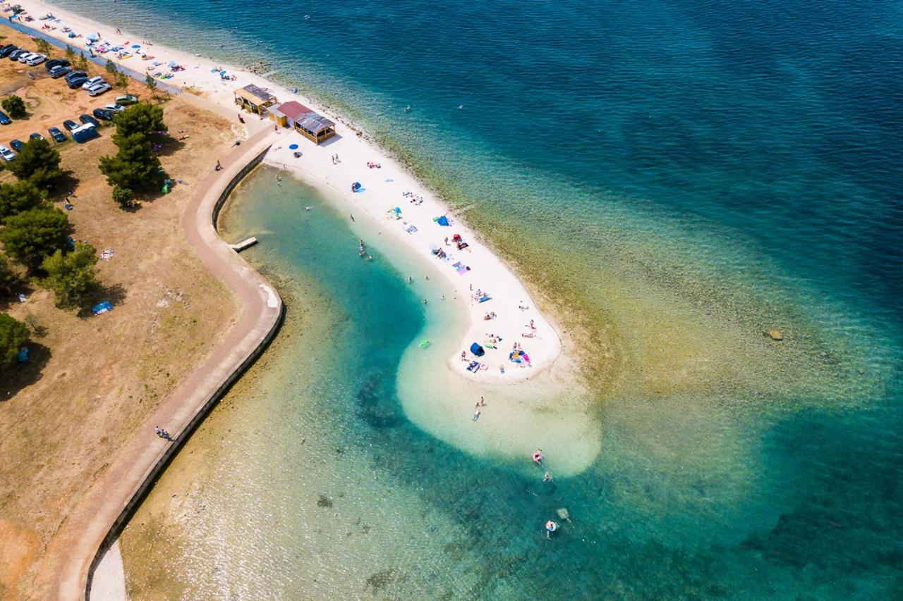 Vila New Seve Ii With Pool, Near The Town Center, 3km From The Pula