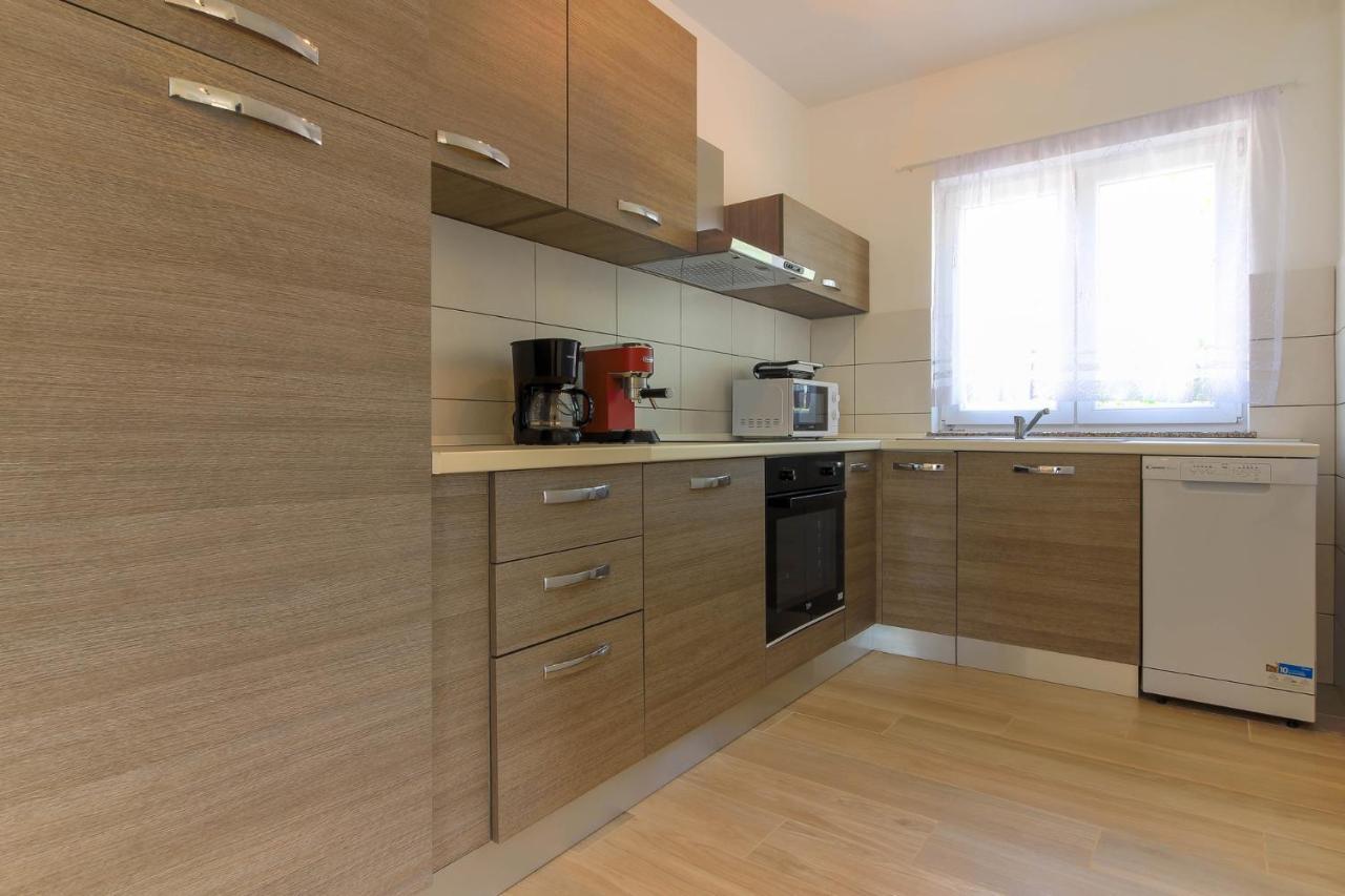New Seve Ii With Pool, Near The Town Center, 3km From The Vila