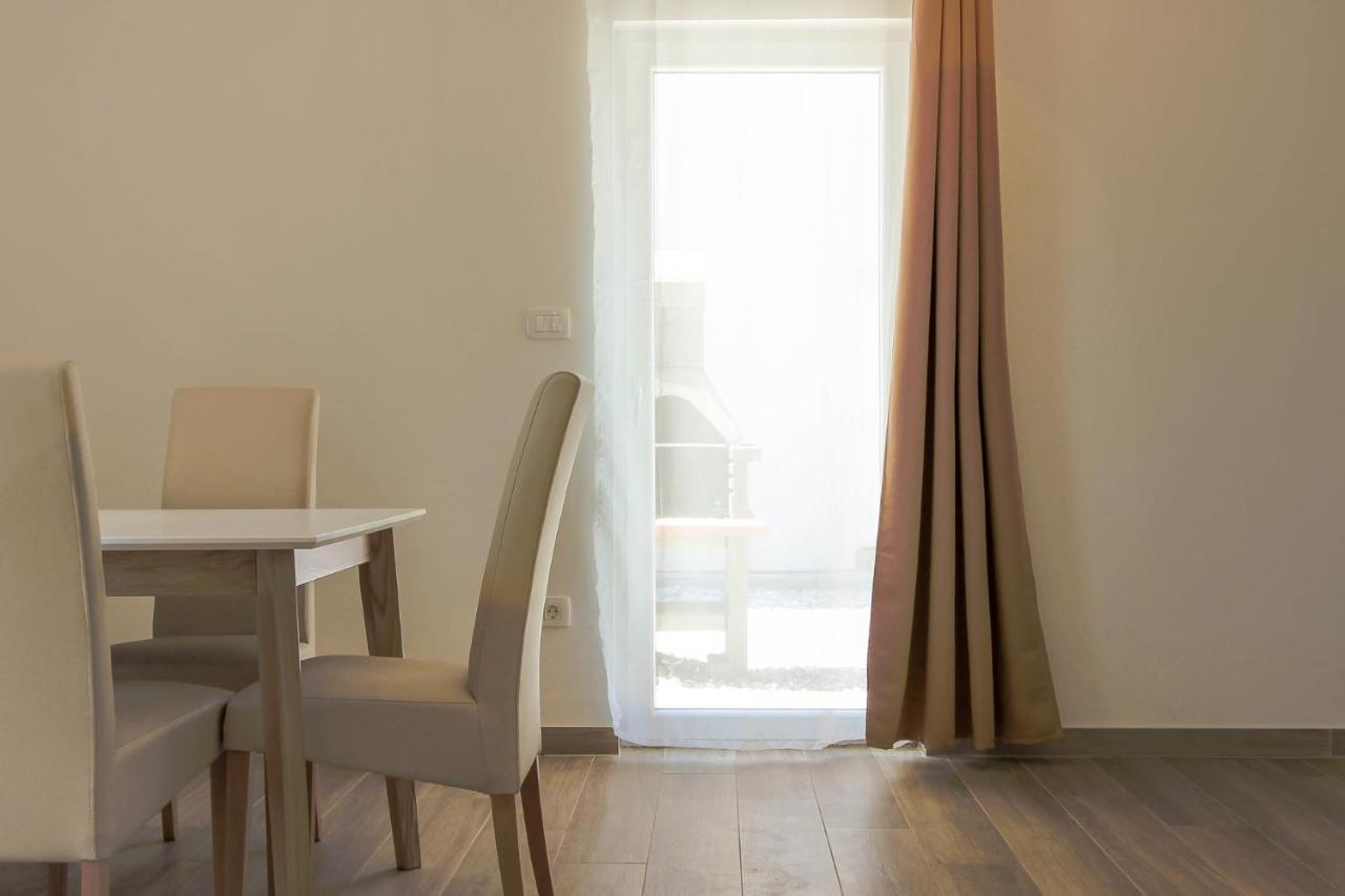 New Seve Ii With Pool, Near The Town Center, 3km From The Pula